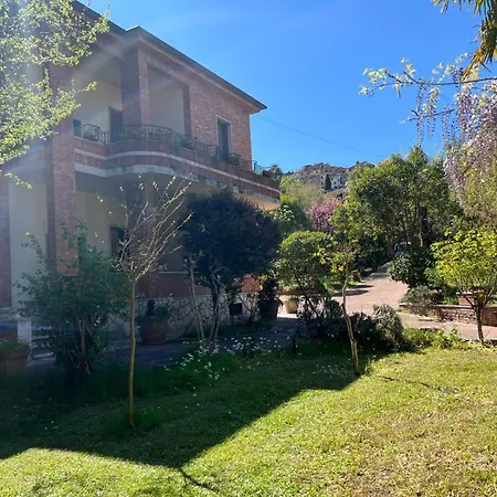 La Pineta Di Sinalunga, Vicino A Montepulciano E Val D'orcia Pensión