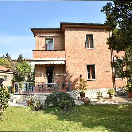 La Pineta Di Sinalunga, Vicino A Montepulciano E Val D'orcia Vendégház 4*